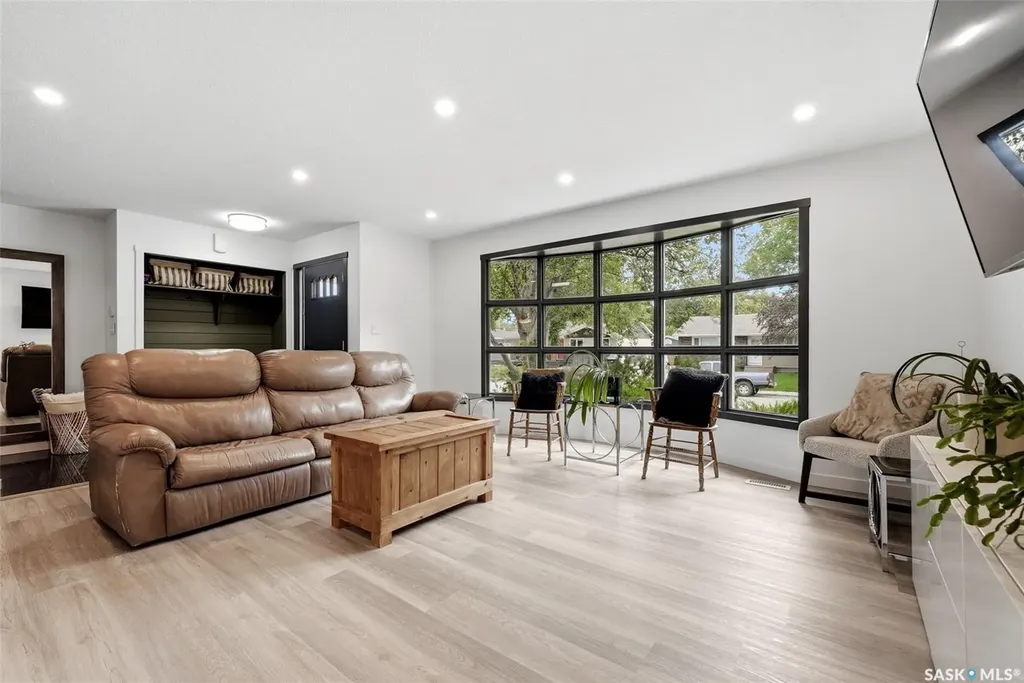 3620 King Street Regina SK S4S 2J1