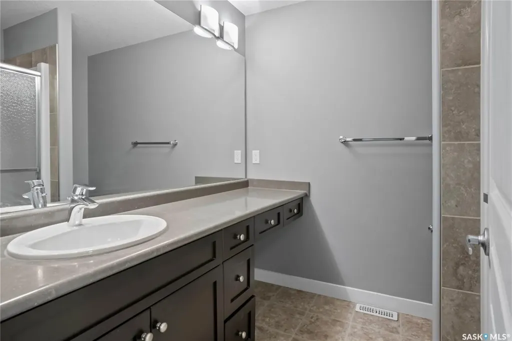 4406 Green Olive Way Regina SK S4V 3H5