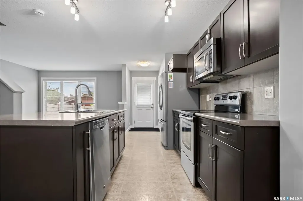 4406 Green Olive Way Regina SK S4V 3H5