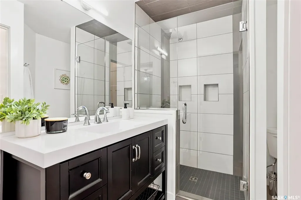 1206 Elevator Road Saskatoon SK S7J 2R8