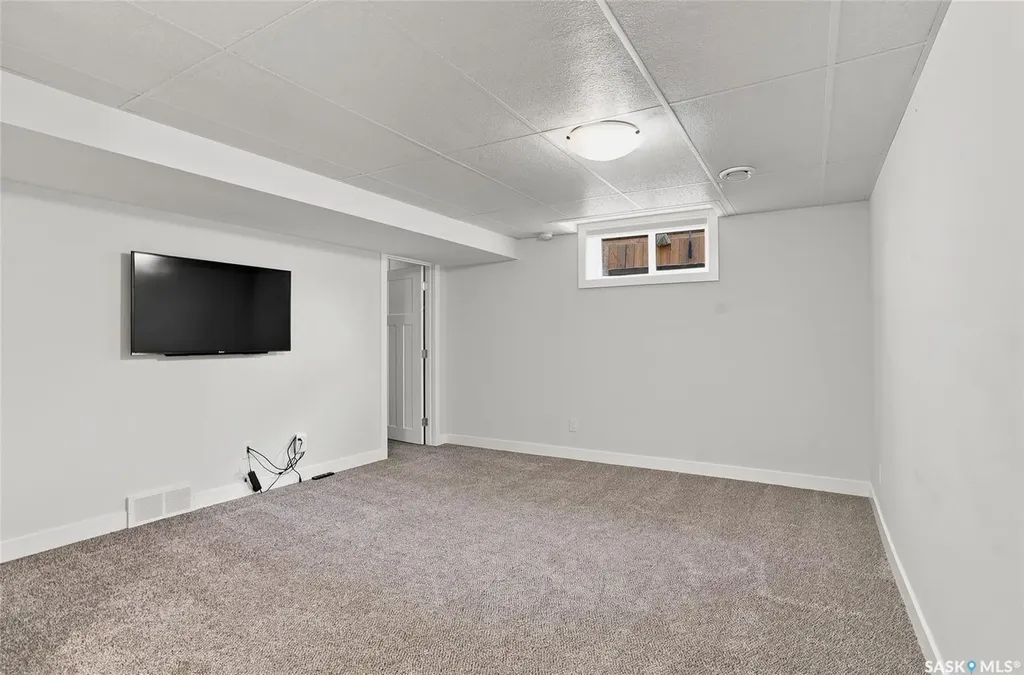 1206 Elevator Road Saskatoon SK S7J 2R8