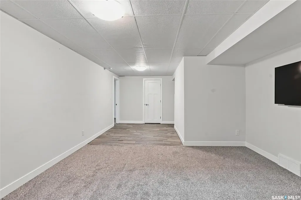 1206 Elevator Road Saskatoon SK S7J 2R8