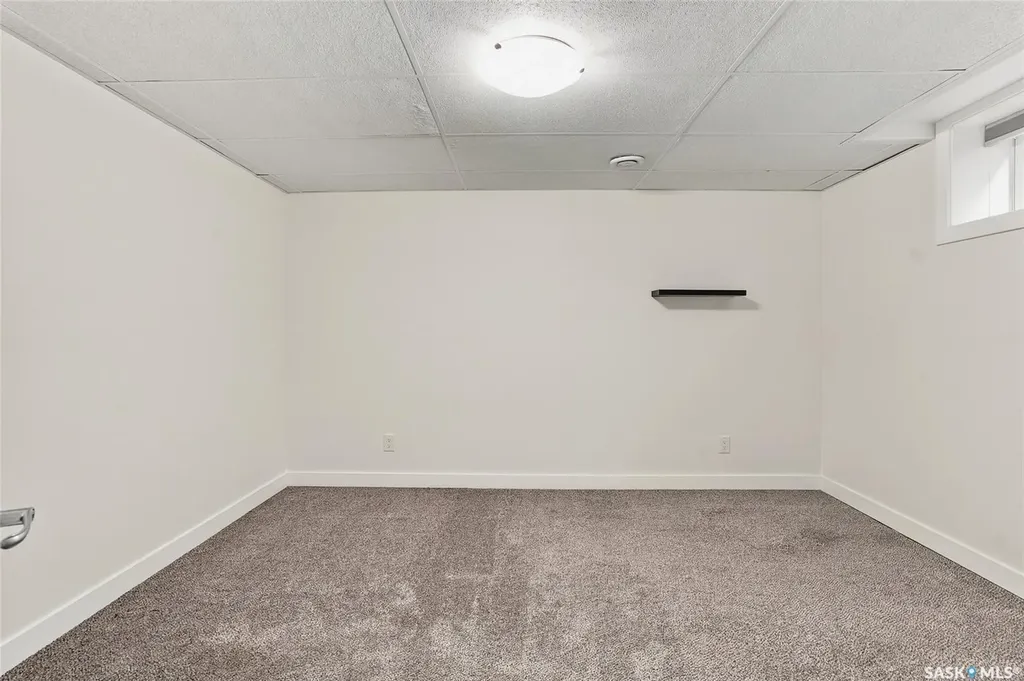 1206 Elevator Road Saskatoon SK S7J 2R8
