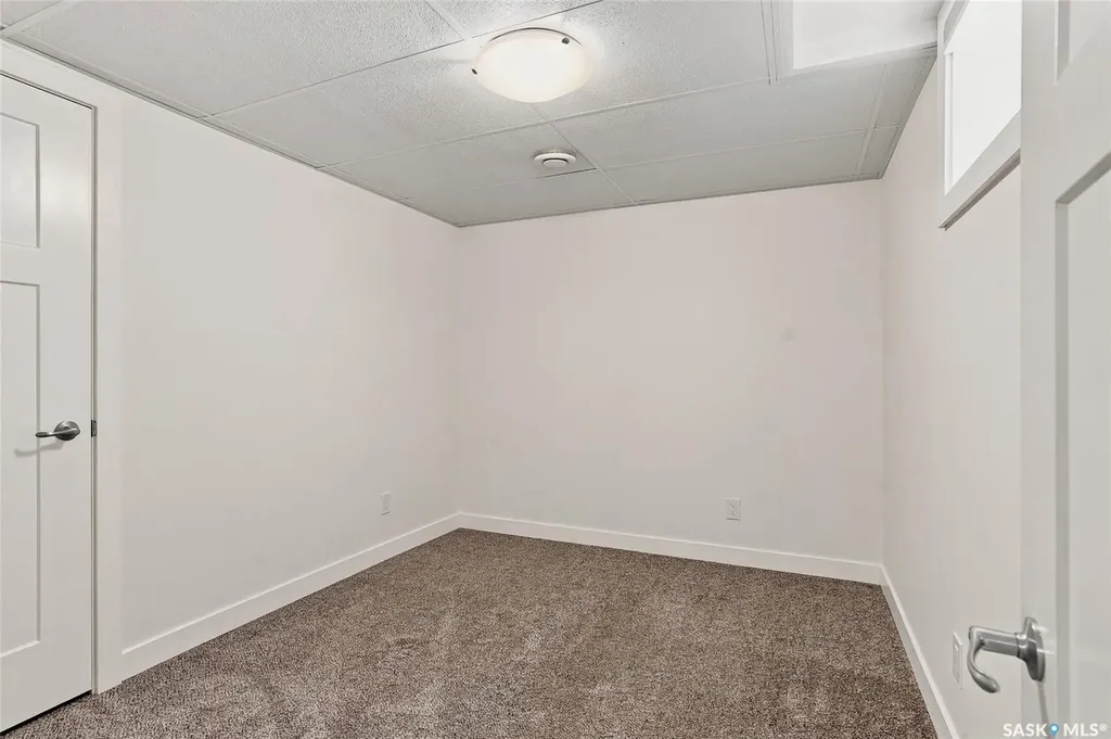 1206 Elevator Road Saskatoon SK S7J 2R8