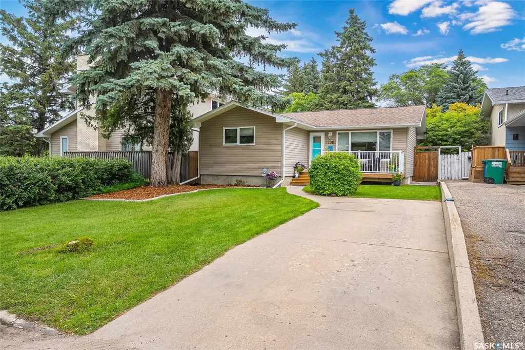 1206 Elevator Road Saskatoon SK S7J 2R8