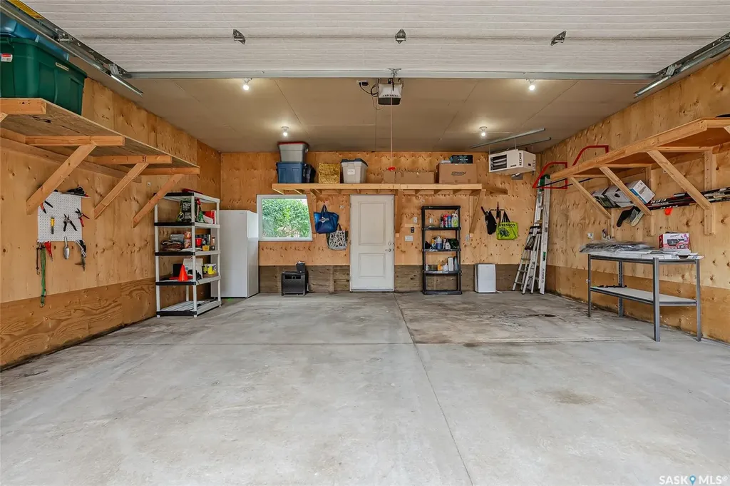 1206 Elevator Road Saskatoon SK S7J 2R8
