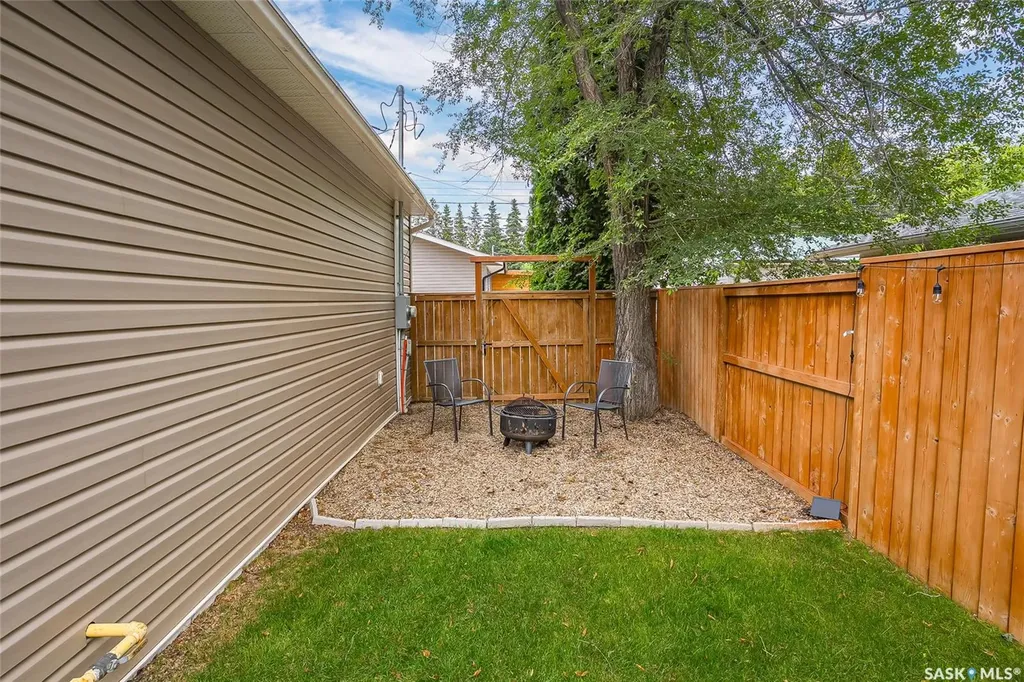 1206 Elevator Road Saskatoon SK S7J 2R8