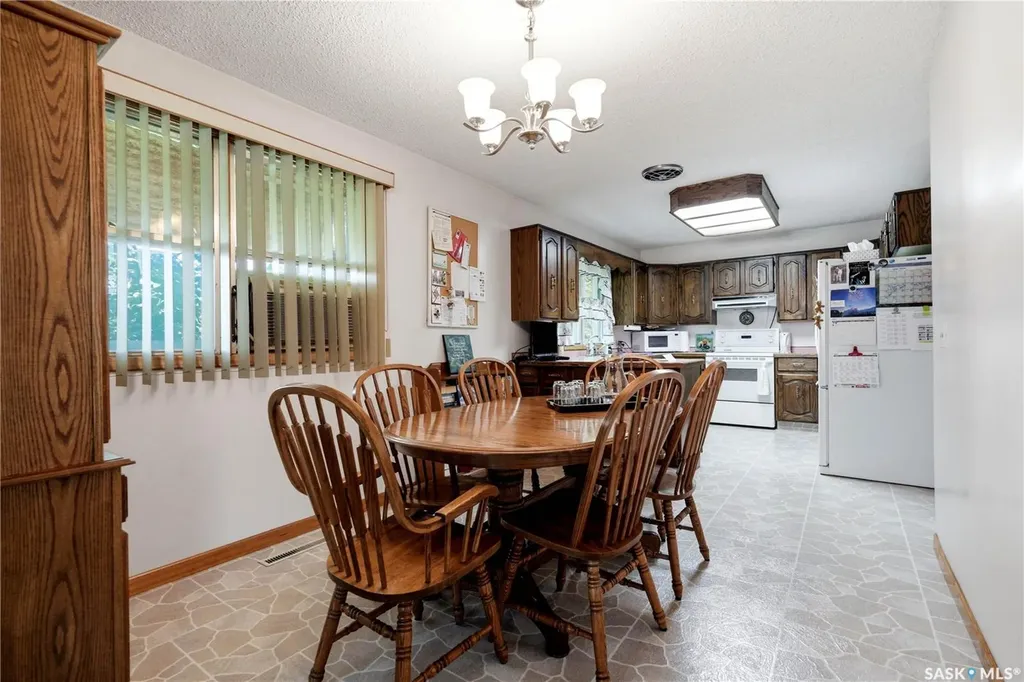 501 3rd Street E Watrous SK S0K 4T0