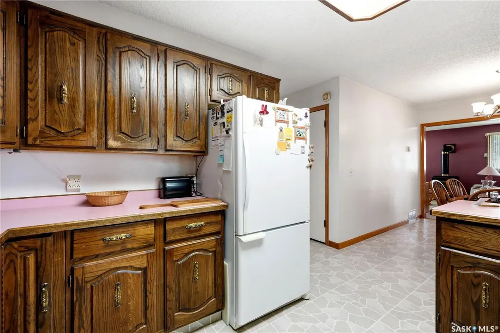 501 3rd Street E Watrous SK S0K 4T0
