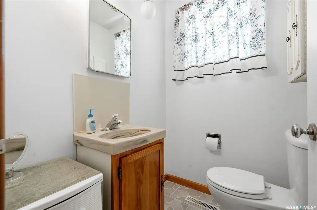 501 3rd Street E Watrous SK S0K 4T0