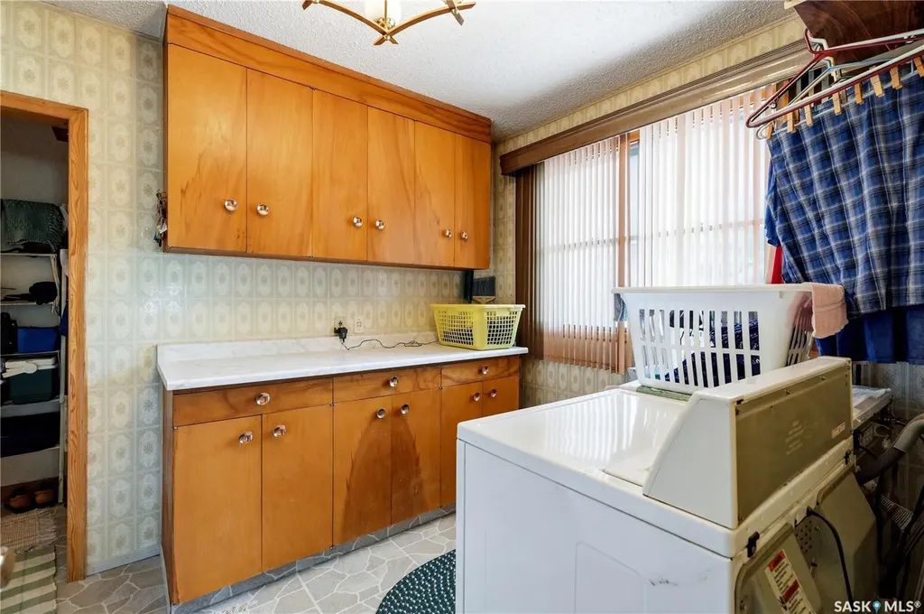 501 3rd Street E Watrous SK S0K 4T0