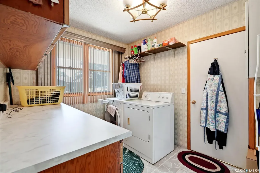 501 3rd Street E Watrous SK S0K 4T0