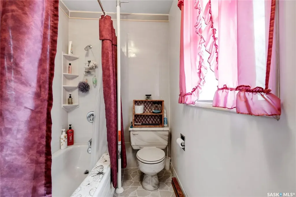 501 3rd Street E Watrous SK S0K 4T0