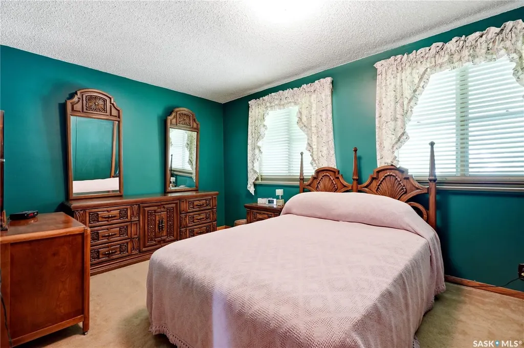 501 3rd Street E Watrous SK S0K 4T0