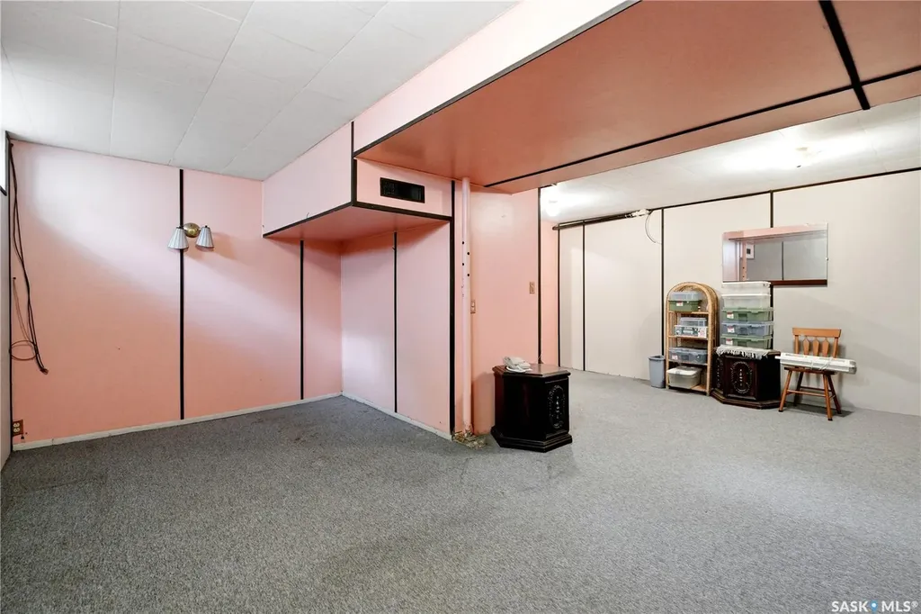 501 3rd Street E Watrous SK S0K 4T0