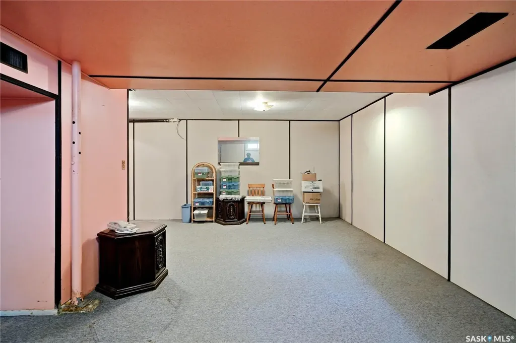 501 3rd Street E Watrous SK S0K 4T0