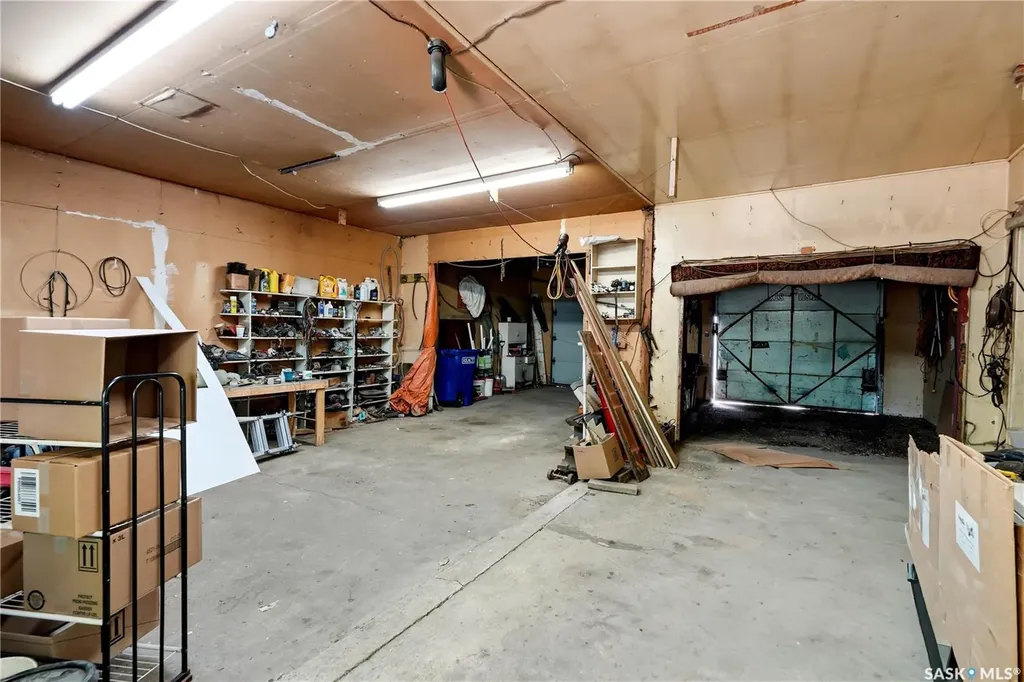 501 3rd Street E Watrous SK S0K 4T0