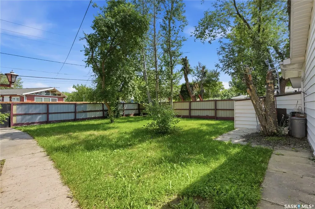 501 3rd Street E Watrous SK S0K 4T0