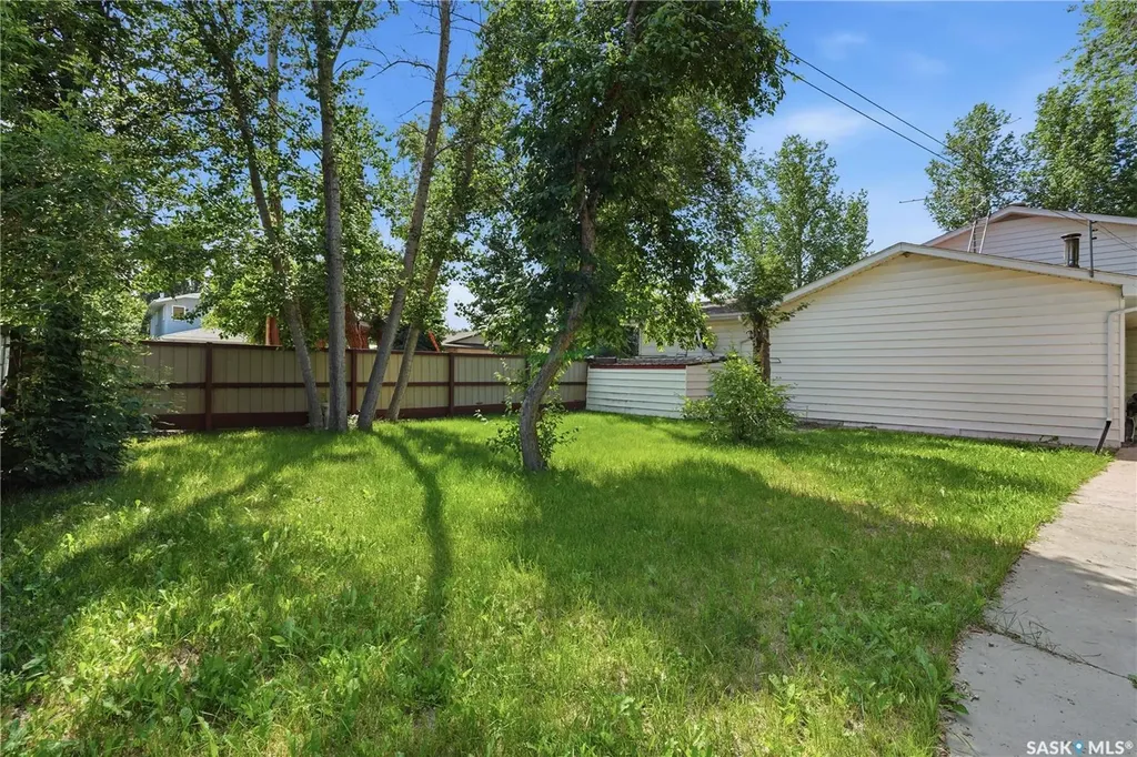 501 3rd Street E Watrous SK S0K 4T0