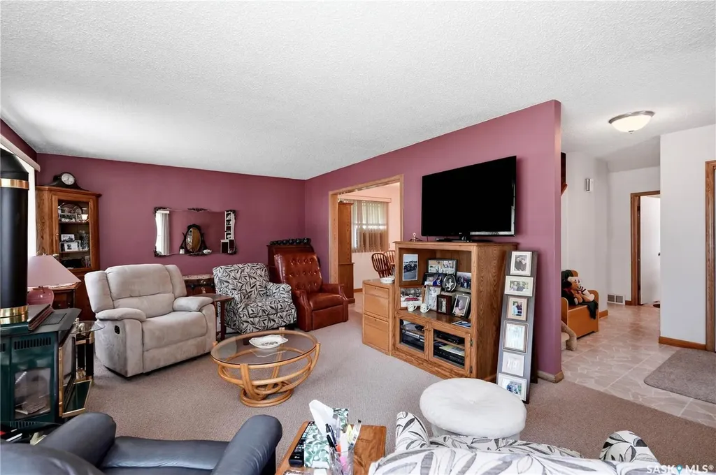 501 3rd Street E Watrous SK S0K 4T0