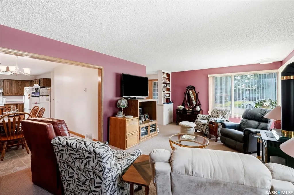 501 3rd Street E Watrous SK S0K 4T0
