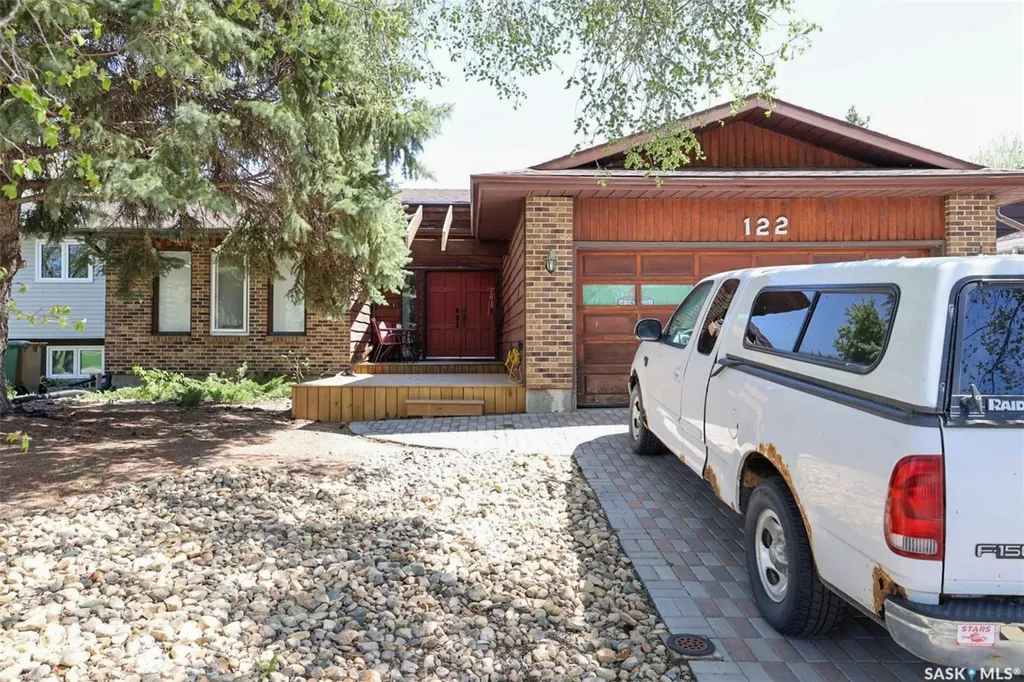 122 Edenwold Crescent Regina SK S4R 8A3