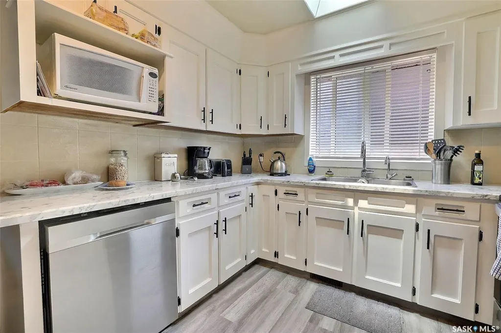 122 Edenwold Crescent Regina SK S4R 8A3
