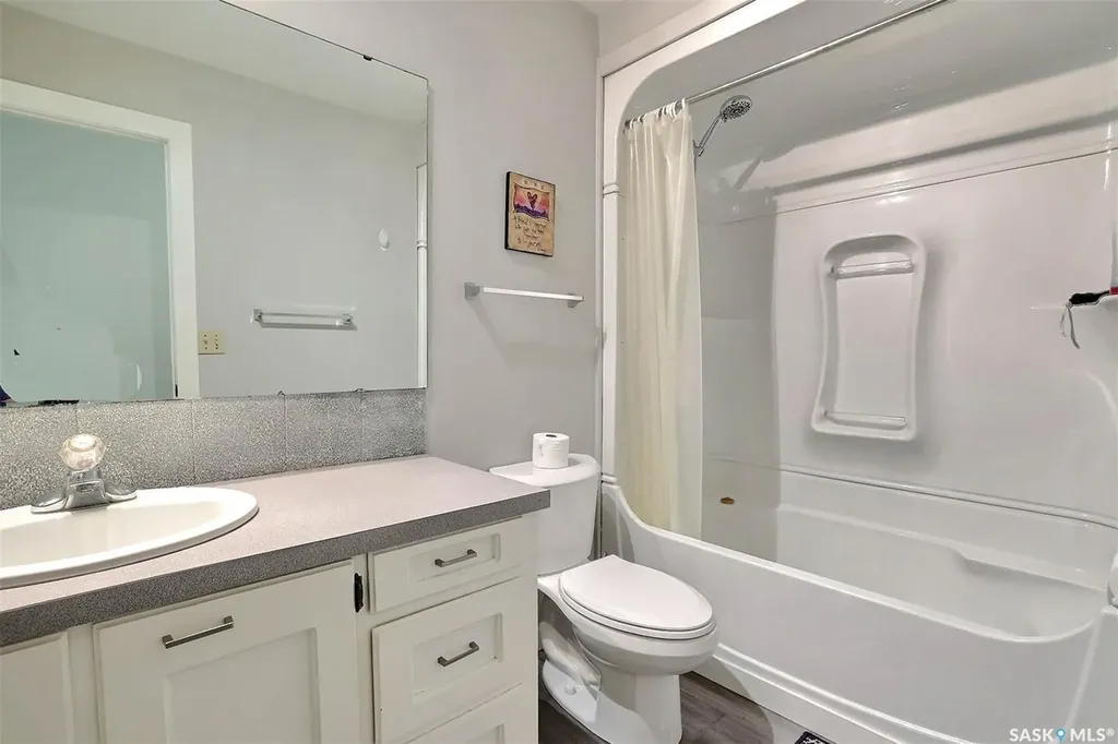 122 Edenwold Crescent Regina SK S4R 8A3