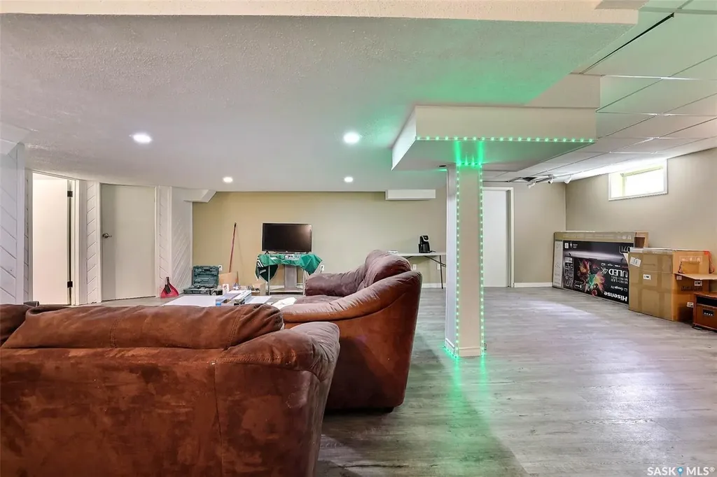 122 Edenwold Crescent Regina SK S4R 8A3