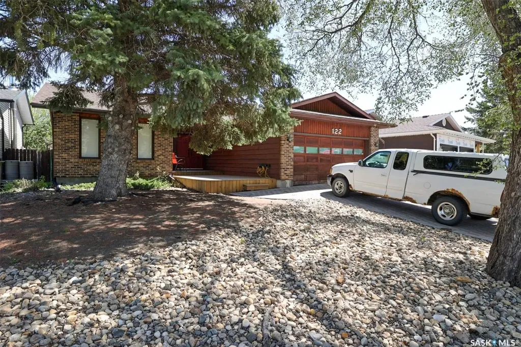 122 Edenwold Crescent Regina SK S4R 8A3