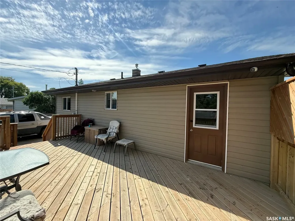 12 6th Street Crescent W Kindersley SK S0L 1S0