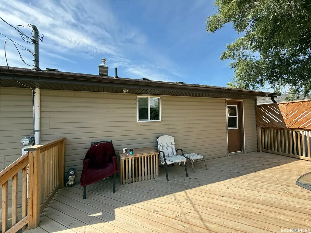 12 6th Street Crescent W Kindersley SK S0L 1S0