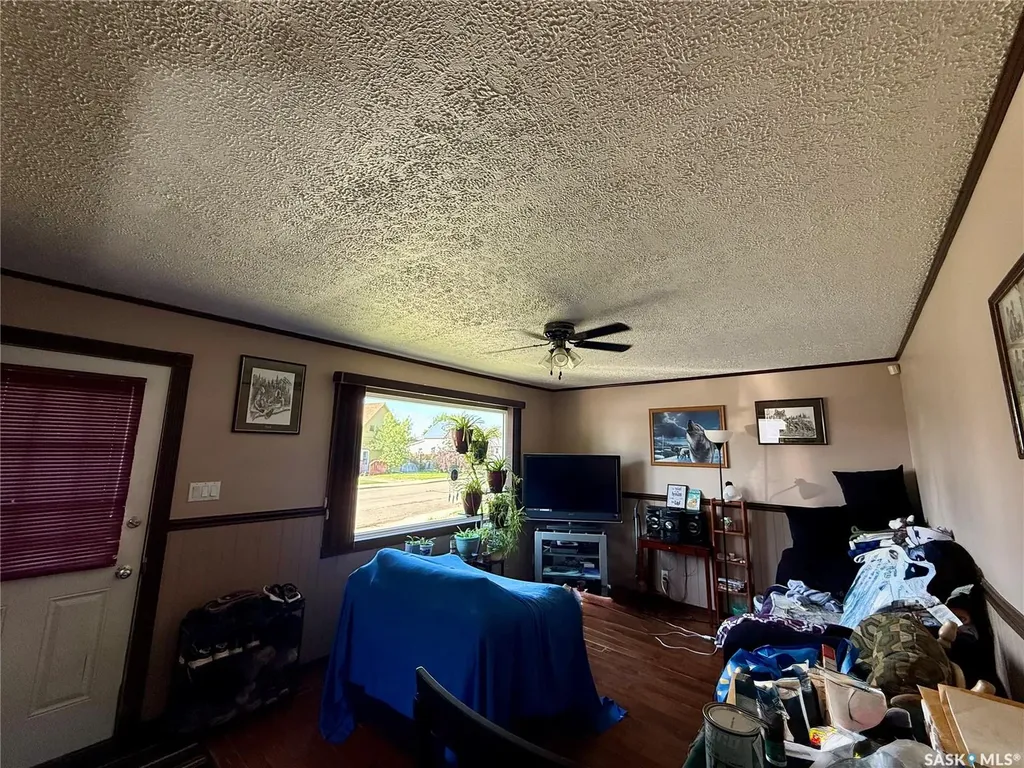 12 6th Street Crescent W Kindersley SK S0L 1S0