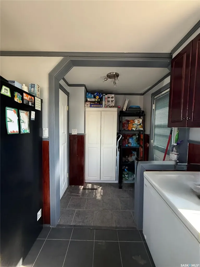 12 6th Street Crescent W Kindersley SK S0L 1S0