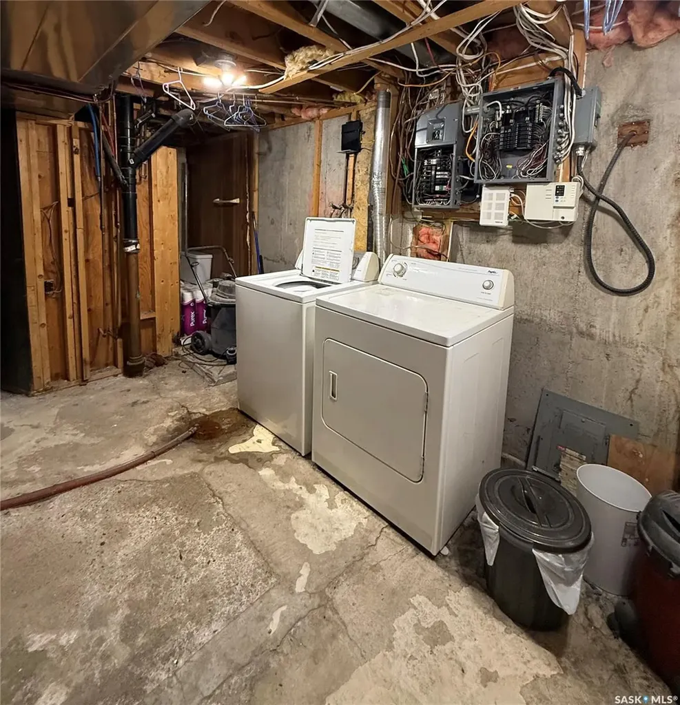12 6th Street Crescent W Kindersley SK S0L 1S0