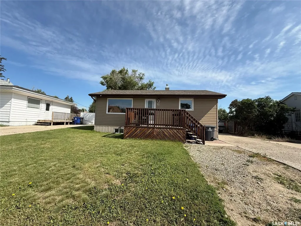 12 6th Street Crescent W Kindersley SK S0L 1S0