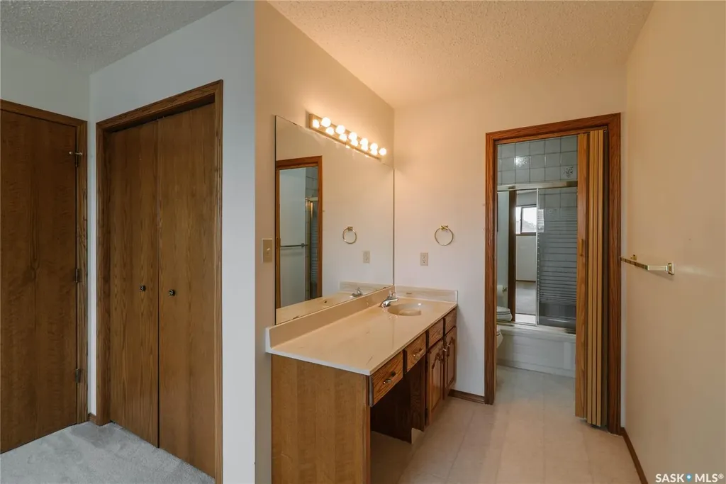 3338 Calder Crescent Saskatoon SK S7J 4W5