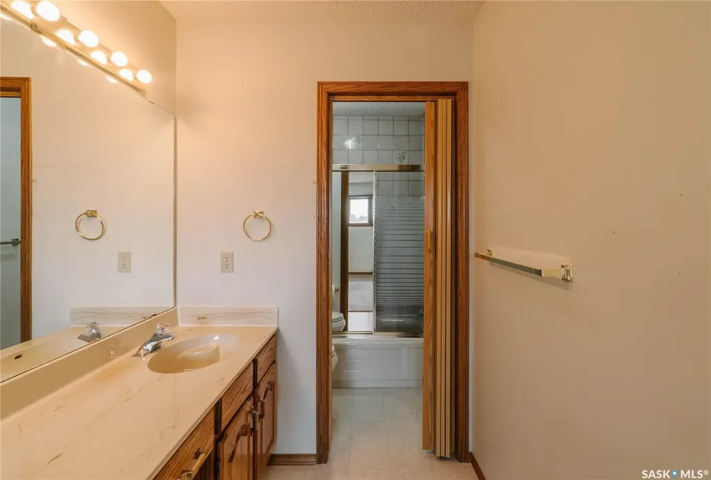 3338 Calder Crescent Saskatoon SK S7J 4W5