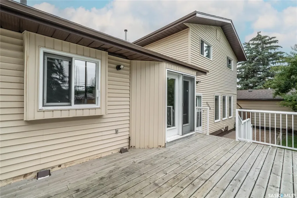 3338 Calder Crescent Saskatoon SK S7J 4W5