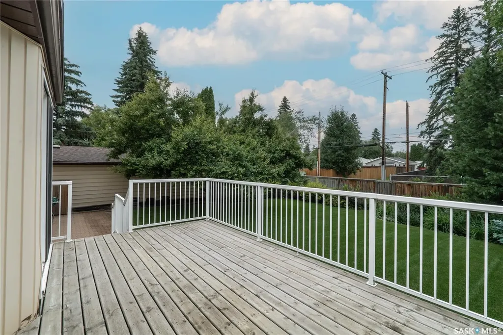 3338 Calder Crescent Saskatoon SK S7J 4W5