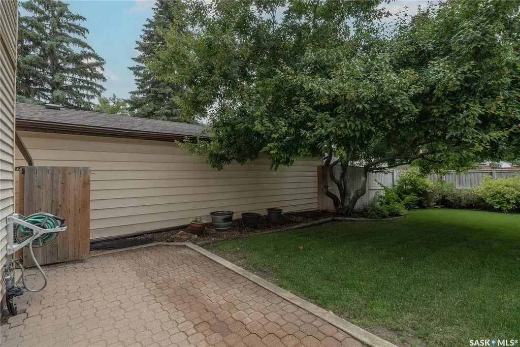 3338 Calder Crescent Saskatoon SK S7J 4W5