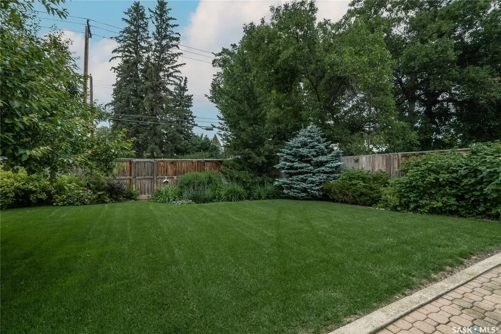 3338 Calder Crescent Saskatoon SK S7J 4W5