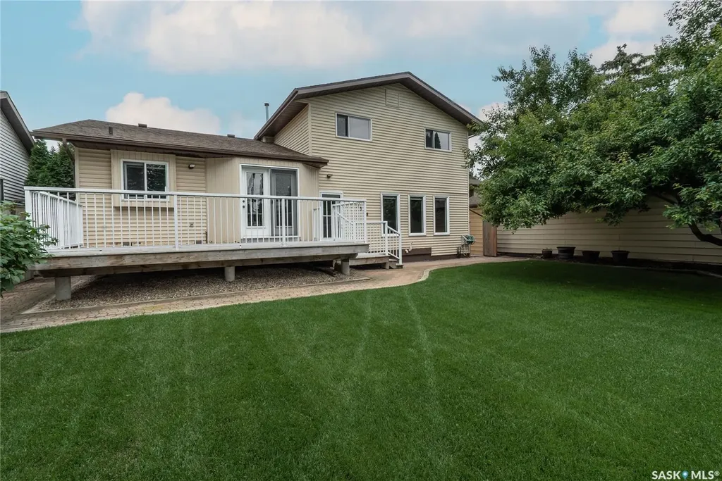 3338 Calder Crescent Saskatoon SK S7J 4W5