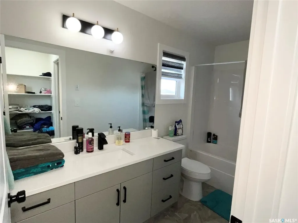 222 Nightingale Road Saskatoon SK S7L 6Y1