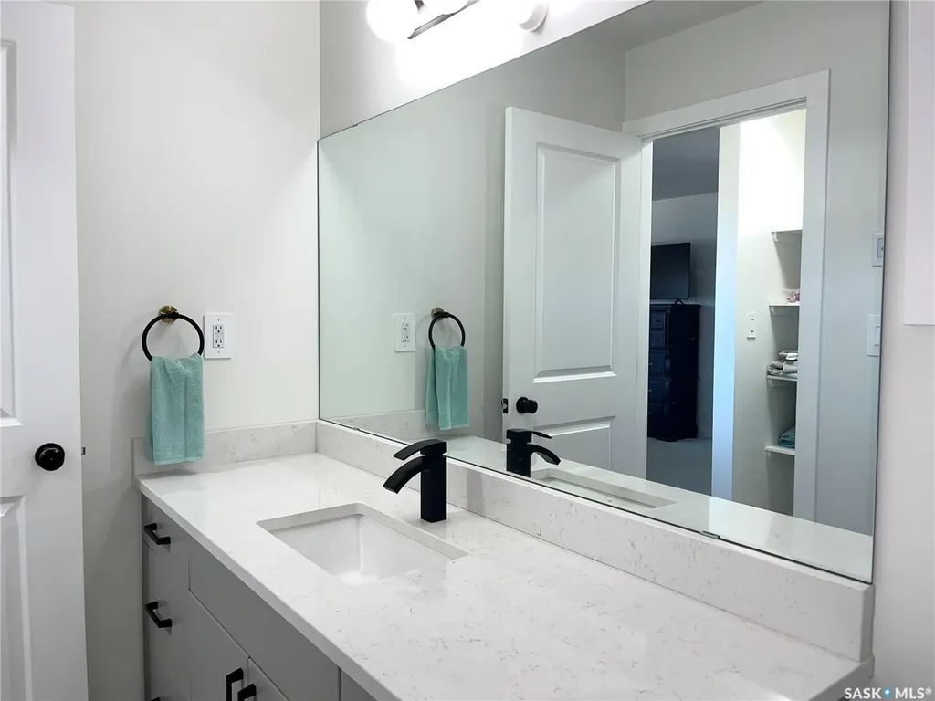 222 Nightingale Road Saskatoon SK S7L 6Y1