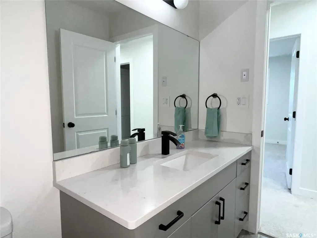 222 Nightingale Road Saskatoon SK S7L 6Y1