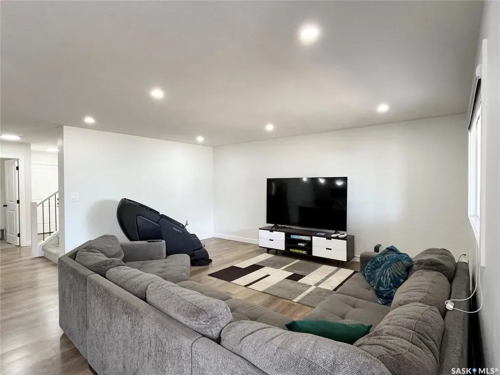 222 Nightingale Road Saskatoon SK S7L 6Y1