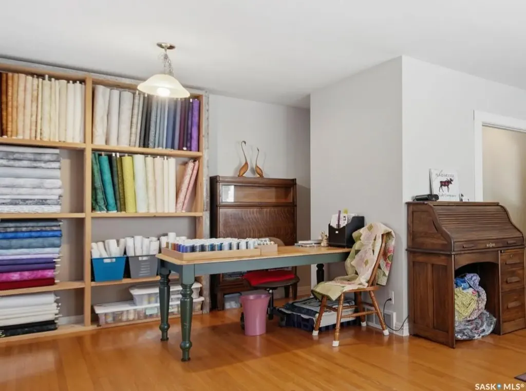 1921 Sommerfeld Avenue Saskatoon SK S7J 2E2
