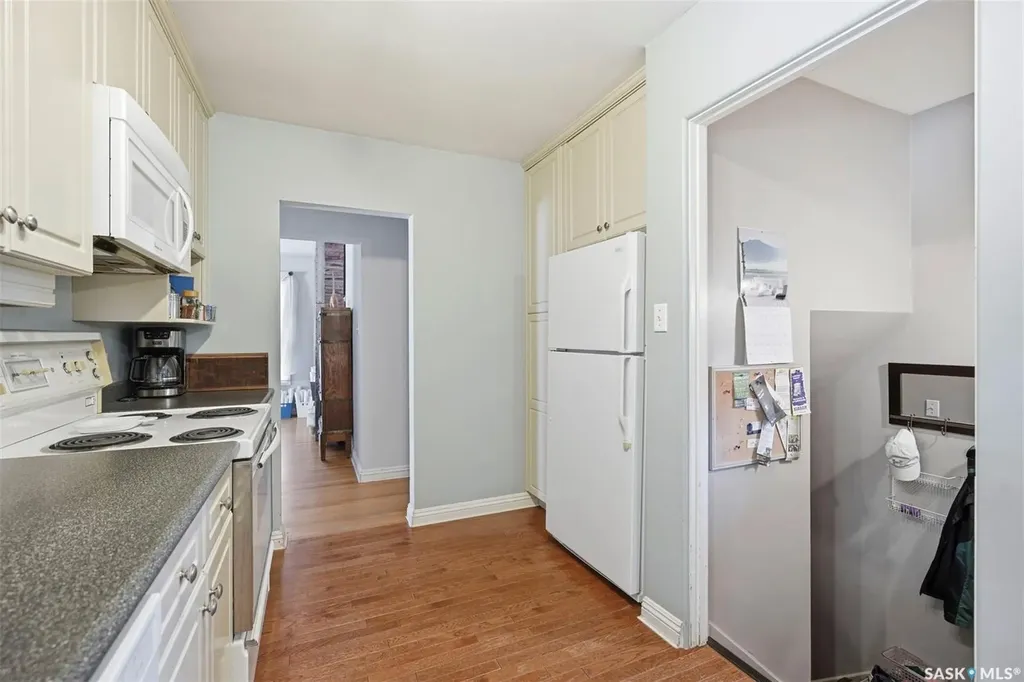 1921 Sommerfeld Avenue Saskatoon SK S7J 2E2