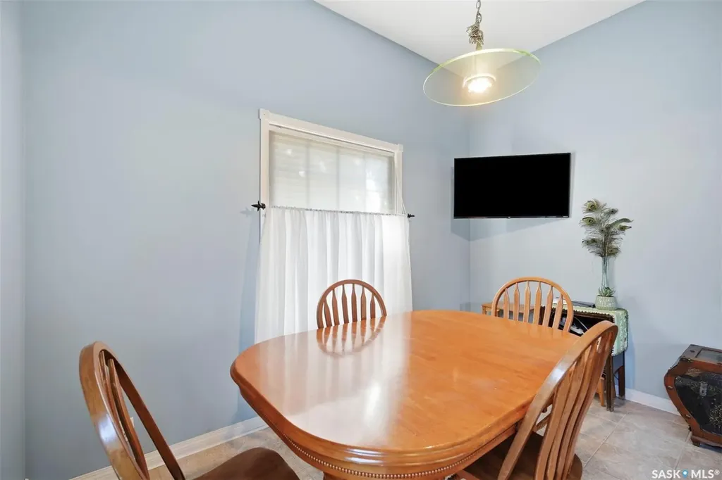 1921 Sommerfeld Avenue Saskatoon SK S7J 2E2